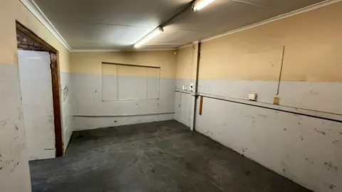 Edward Industrial Park - 152 Edward Avenue, Hennopspark, 820m² Industrial Unit To Let (17)